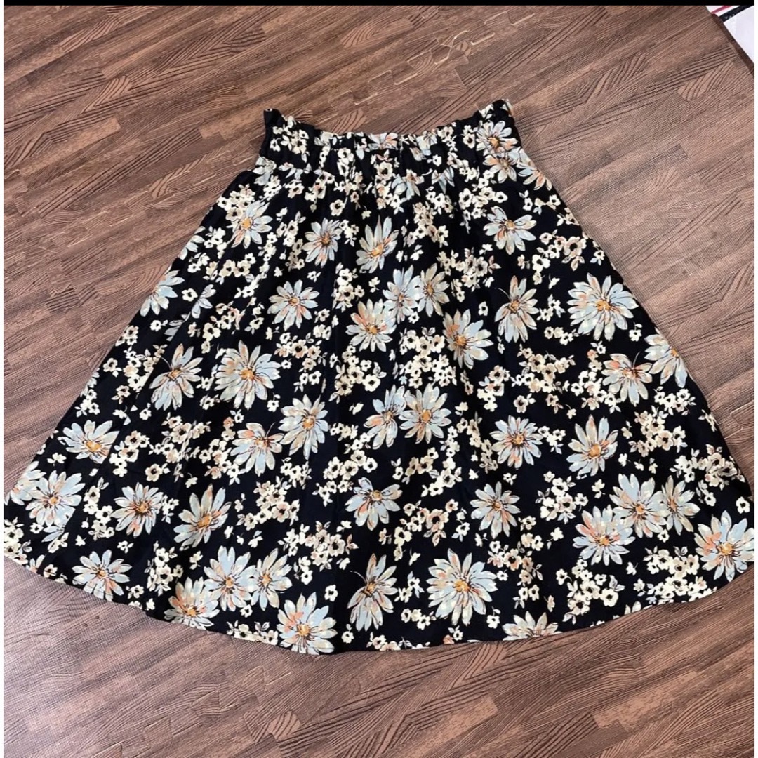 lil nina 花柄フレアスカート レディースのスカート(ひざ丈スカート)の商品写真