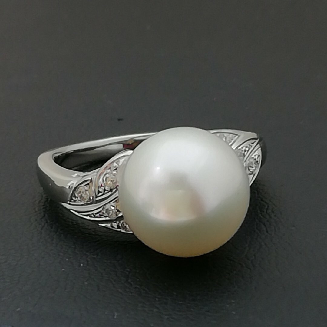 Pt900◯白蝶真珠11.5㎜✨ダイヤ0.08ct✨リング✨綺麗な白蝶真珠 レディースのアクセサリー(リング(指輪))の商品写真