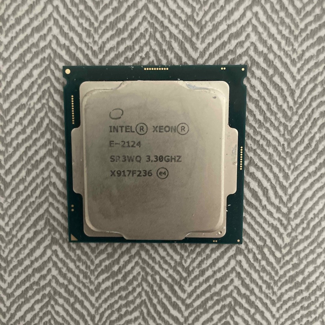 Intel xeon e-2124