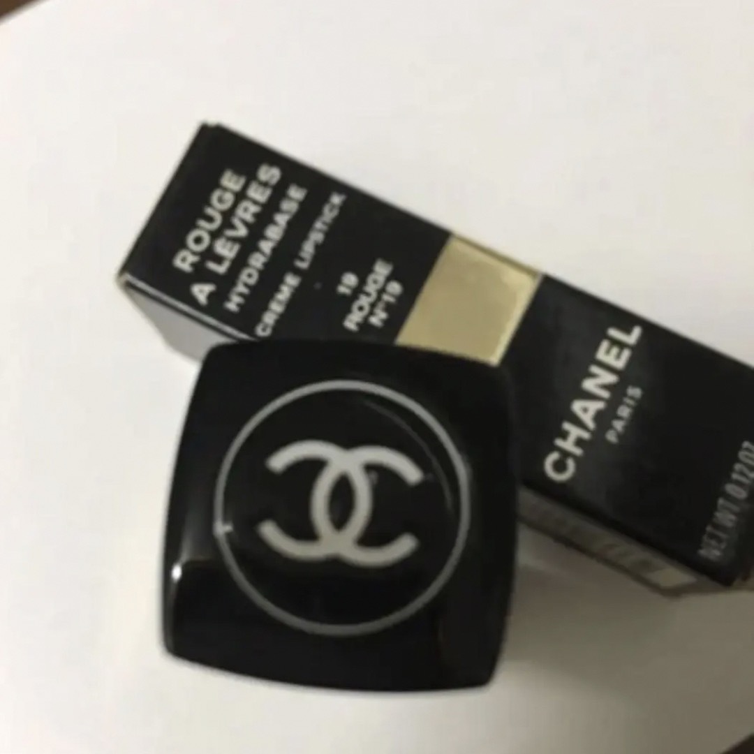 CHANEL(シャネル)のCHANEL シャネル 口紅　19 コスメ/美容のメイク道具/ケアグッズ(その他)の商品写真