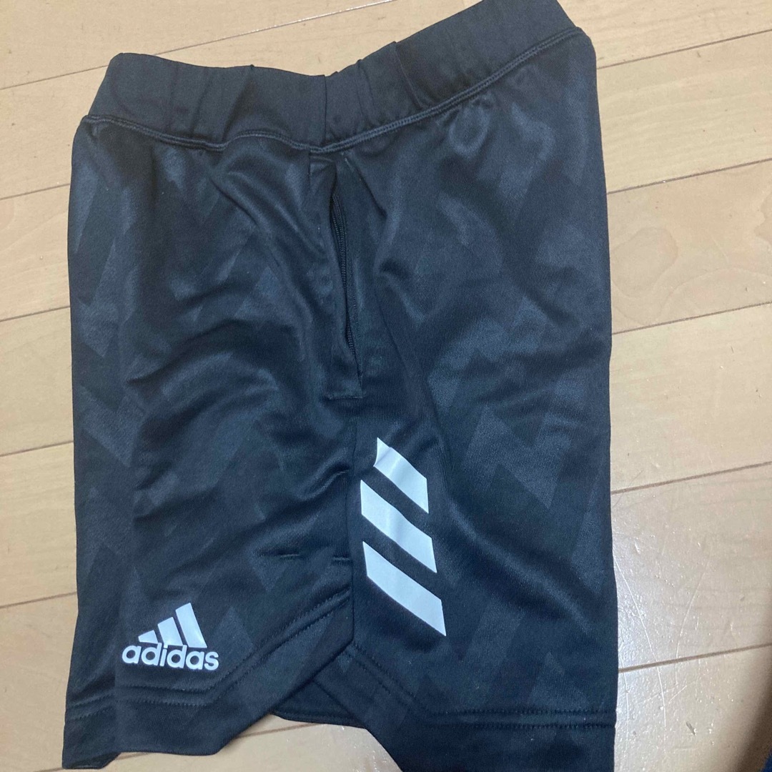 adidas(アディダス)のハーフパンツ キッズ/ベビー/マタニティのキッズ服男の子用(90cm~)(パンツ/スパッツ)の商品写真