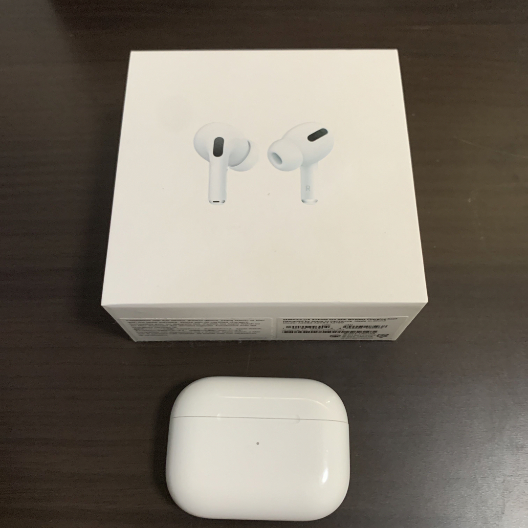 APPLE AirPods Pro 第一世代 中古品 ヘッドフォン/イヤフォン APPLE AirPods Pro 第一世代 中古品 ヘッドフォン/イヤフォン
