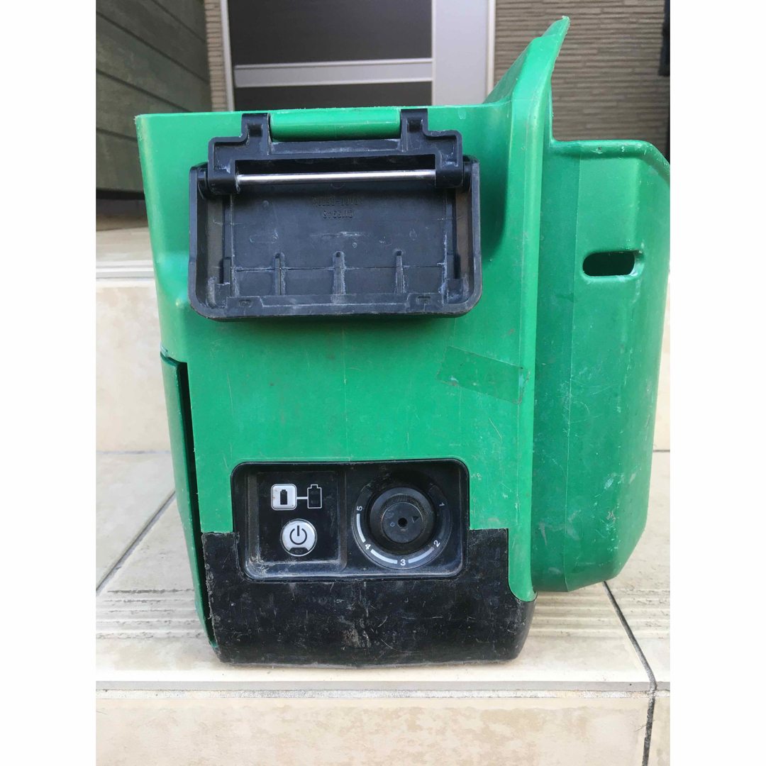 HITACHI  高圧洗浄機　ジャンク品　送料無料 自動車/バイクの自動車(洗車・リペア用品)の商品写真