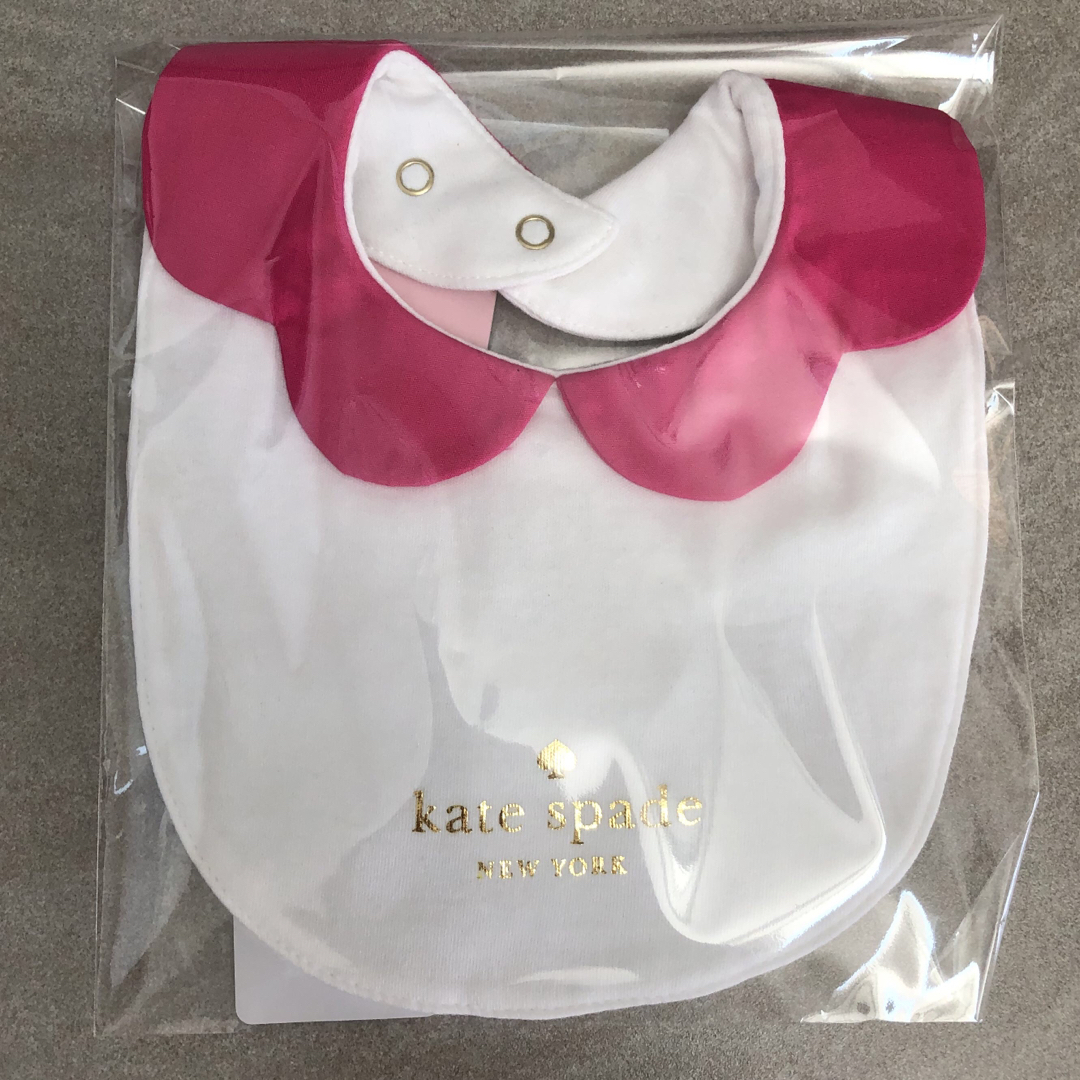 kate spade new york(ケイトスペードニューヨーク)のケイトスペード　女の子スタイ　新品 キッズ/ベビー/マタニティのこども用ファッション小物(ベビースタイ/よだれかけ)の商品写真