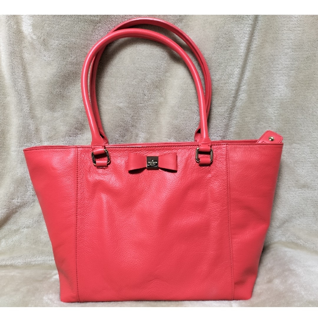 kate spade new york(ケイトスペードニューヨーク)のkate spade　トートバック　赤色 レディースのバッグ(トートバッグ)の商品写真