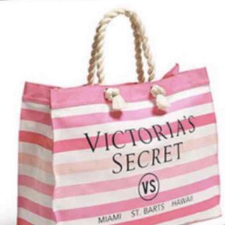 ヴィクトリアズシークレット(Victoria's Secret)のヴィクシーVS♡可愛いビーチトートバッグ♡新品ピンクストライプ♡3/10発送(トートバッグ)