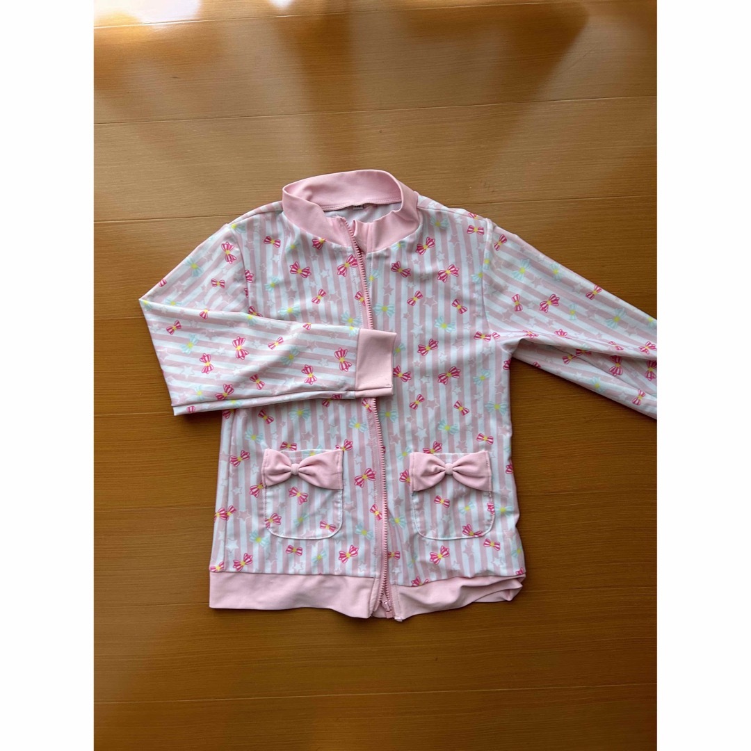 ラッシュガード　　女の子　130 キッズ/ベビー/マタニティのキッズ服女の子用(90cm~)(水着)の商品写真