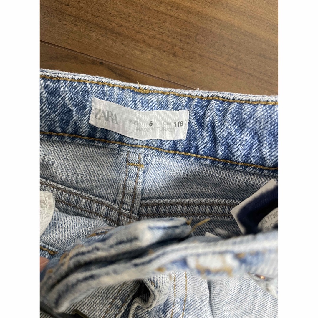 ZARA(ザラ)のZARA デニムスカート　ダメージ キッズ/ベビー/マタニティのキッズ服女の子用(90cm~)(スカート)の商品写真