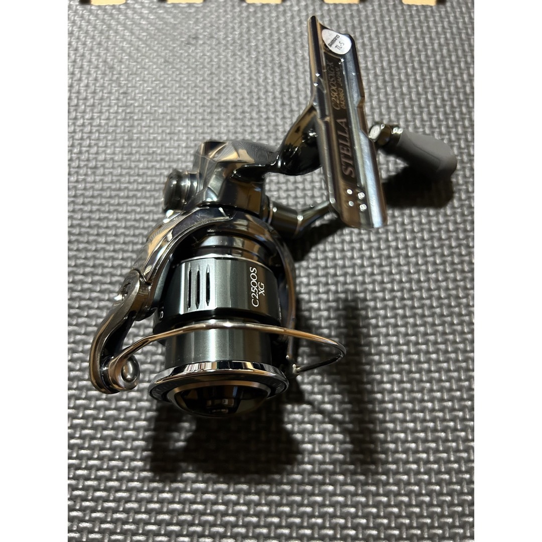 シマノ22ステラC2500sxg(美品)の通販 by 釣り吉|ラクマ