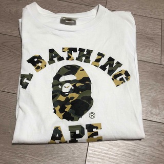 A BATHING APE【アベイシングエイプ】ロゴ\n迷彩　半袖Tシャツ　白