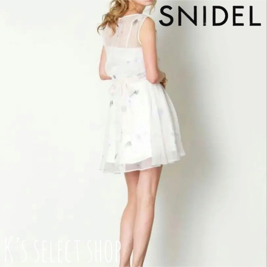 SNIDEL(スナイデル)の【SNIDEL スナイデル】花柄 シアー セットアップ ワンピース レディースのワンピース(ミニワンピース)の商品写真