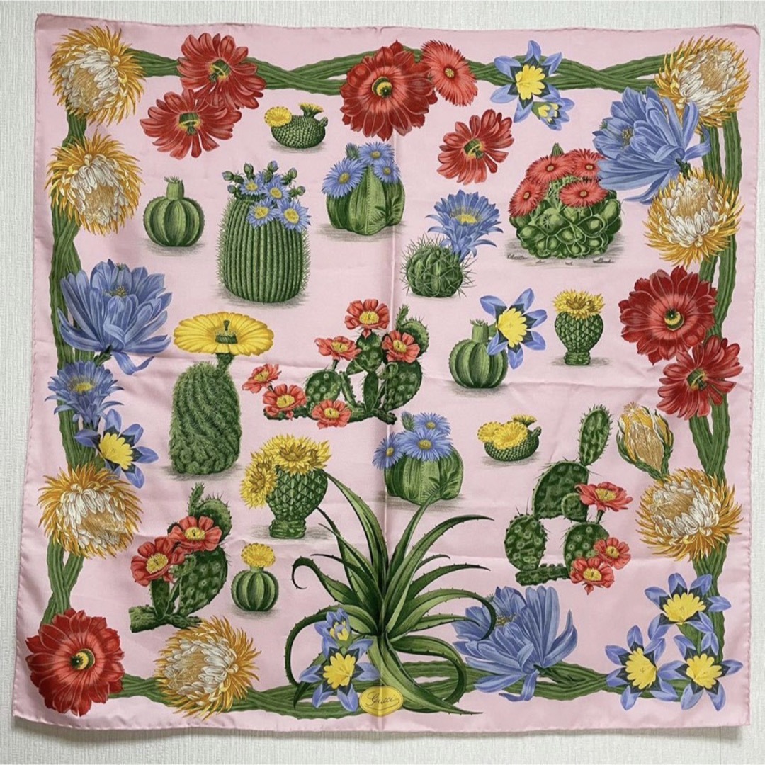 GUCCI グッチ サボテン シルク スカーフ ピンク 美品 花柄 ヴィンテージ | フリマアプリ ラクマ