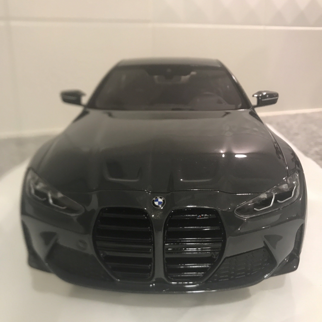 【超希少大人気 】BMW M4クーペ 1/18ミニカー