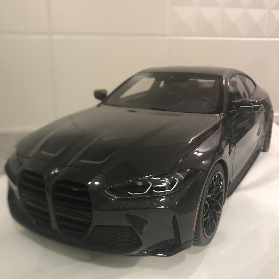 【超希少大人気 】BMW M4クーペ 1/18ミニカー 4