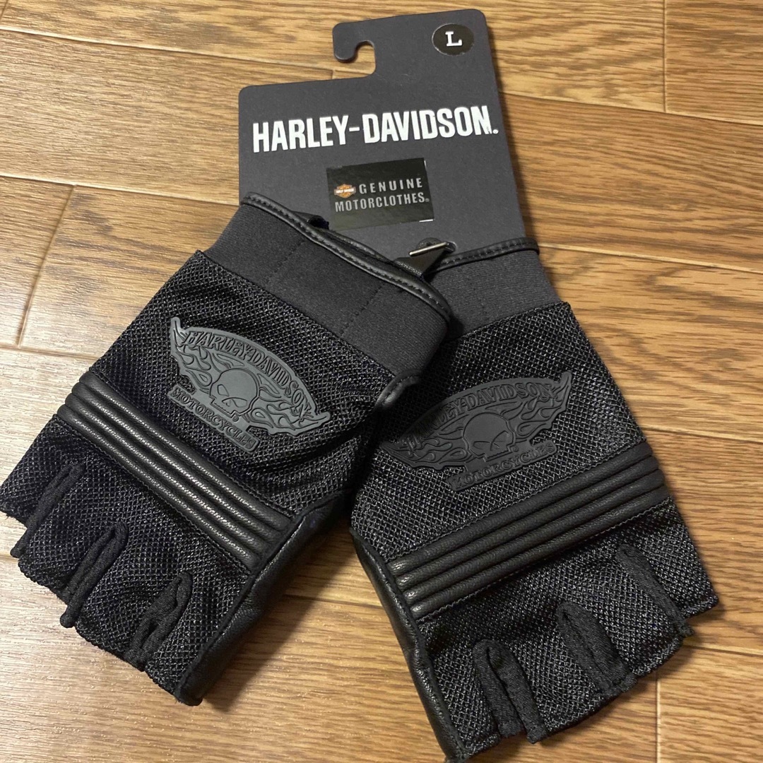 Harley Davidson(ハーレーダビッドソン)の新品未使用ハーレーダビッドソン　ウィングドスカルフィンガーレスグローブ　値引✖︎ 自動車/バイクのバイク(装備/装具)の商品写真