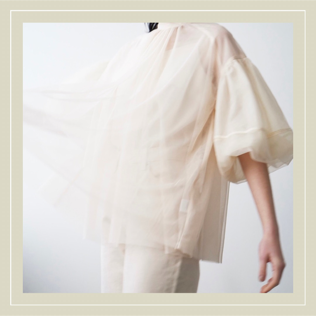 CLANE(クラネ)のSHEER TULLE BALLOON SLEEVE シフォン　おしゃれ レディースのトップス(シャツ/ブラウス(長袖/七分))の商品写真