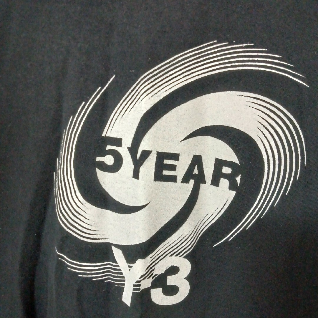 Y-3(ワイスリー)のY-3 ヨージヤマモトメモリアルTシャツ メンズのトップス(Tシャツ/カットソー(半袖/袖なし))の商品写真