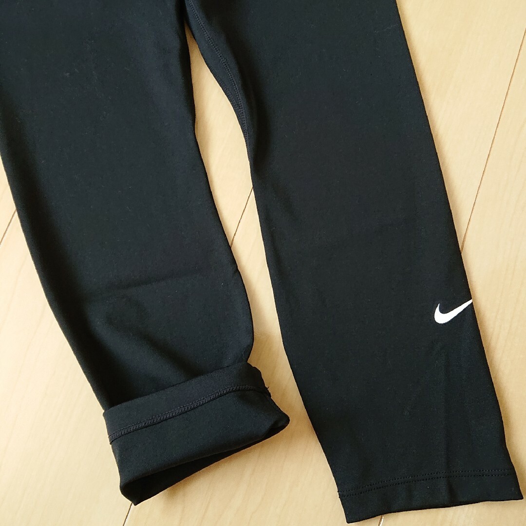 NIKE(ナイキ)の新品 NIKE レディース S クロップ タイツ ナイキ レディースのレッグウェア(レギンス/スパッツ)の商品写真