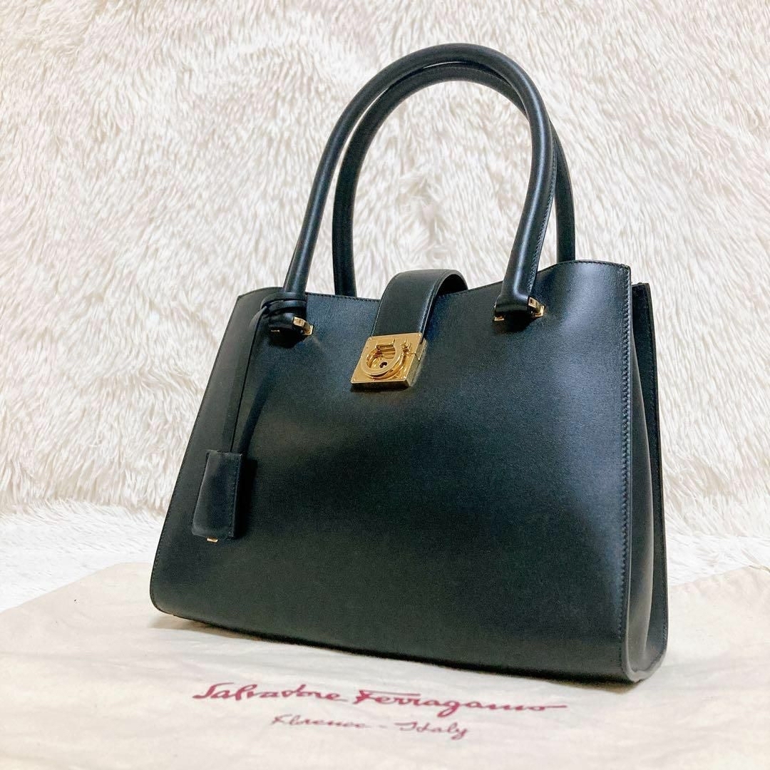 フェラガモ ジュリエット ガンチーニ ハンドバッグ Ferragamo フェラガモ ジュリエット ガンチーニ ハンドバッグ Ferragamo