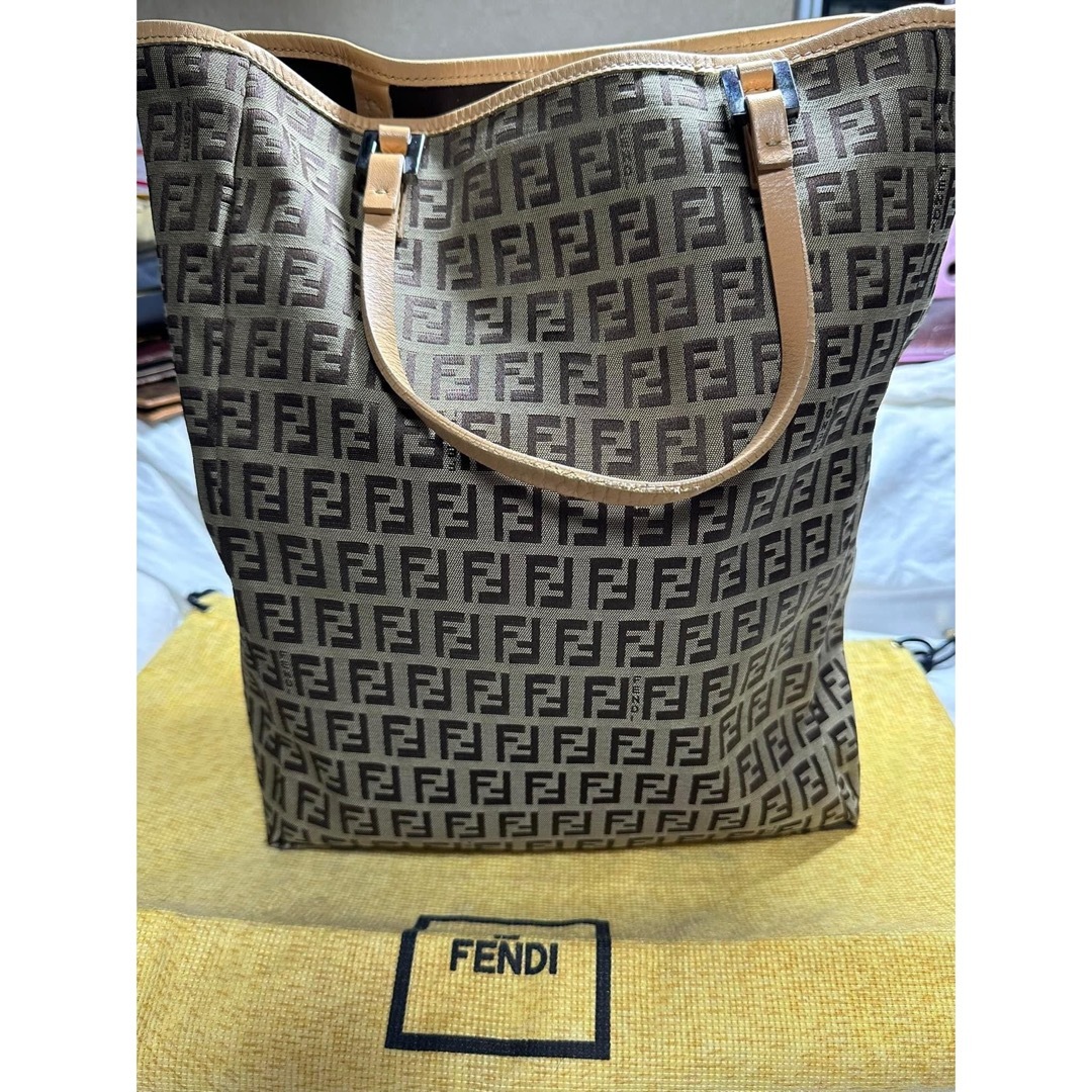 FENDI(フェンディ)のフェンディ トートバッグ 小 レディースのバッグ(トートバッグ)の商品写真