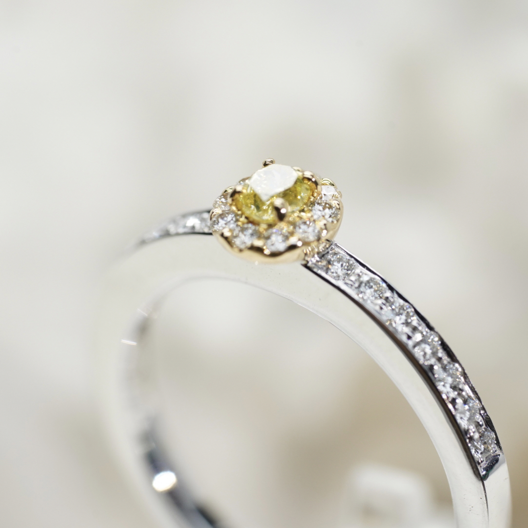 天然イエローダイヤモンド　リング　750    レディースのアクセサリー(リング(指輪))の商品写真