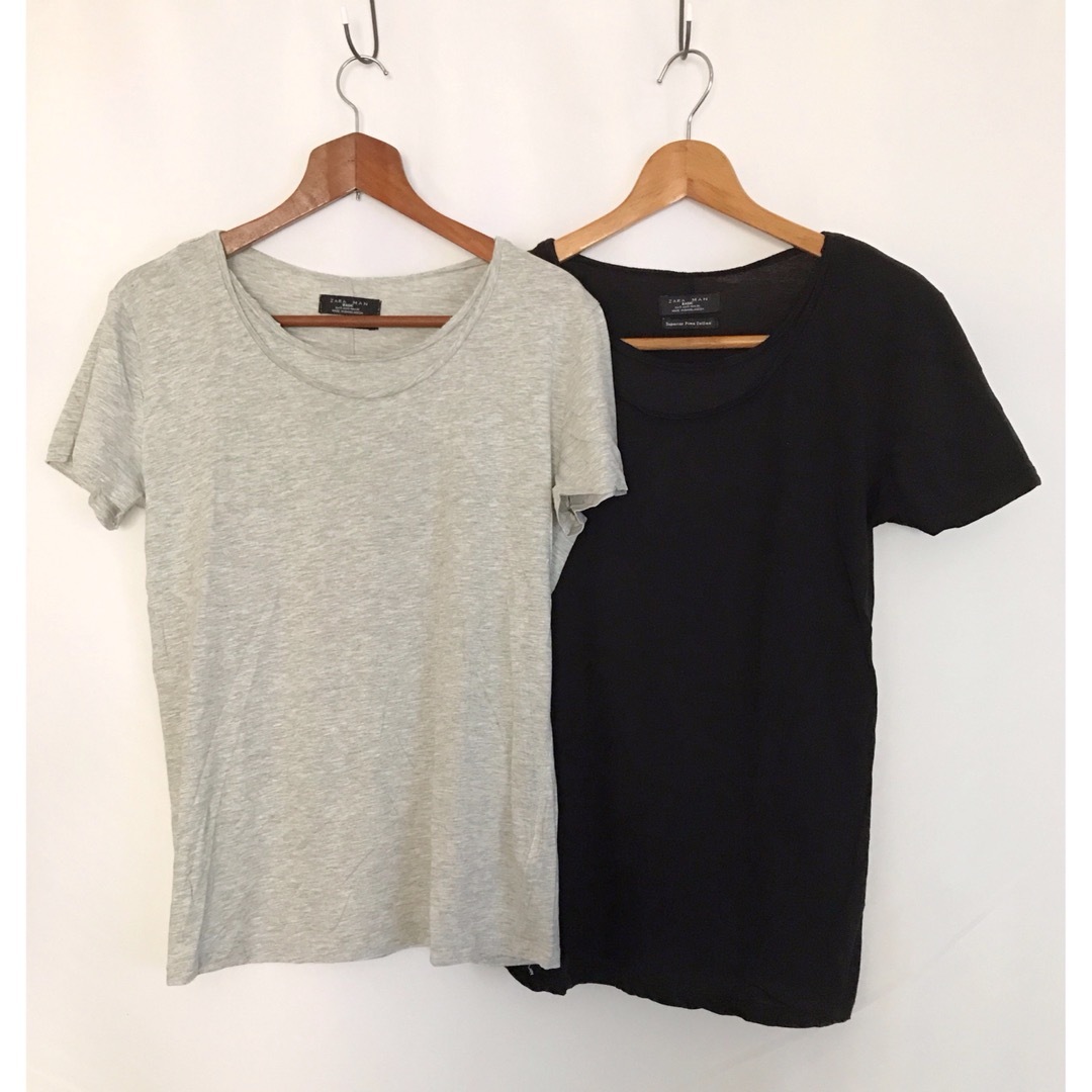 ZARA(ザラ)の【美品】ZARA Tシャツ2着セット メンズS 黒・グレー メンズのトップス(Tシャツ/カットソー(半袖/袖なし))の商品写真