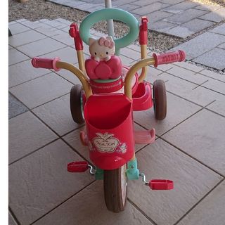 エムアンドエム(M&M)の折り畳み式 三輪車 HELLO KITTY ハローキティ ２台あります！(三輪車)