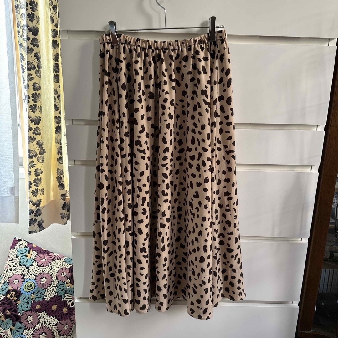 Mila Owen(ミラオーウェン)のミラオーウェン　ロングスカート　アニマル柄　フレアスカート レディースのスカート(ロングスカート)の商品写真