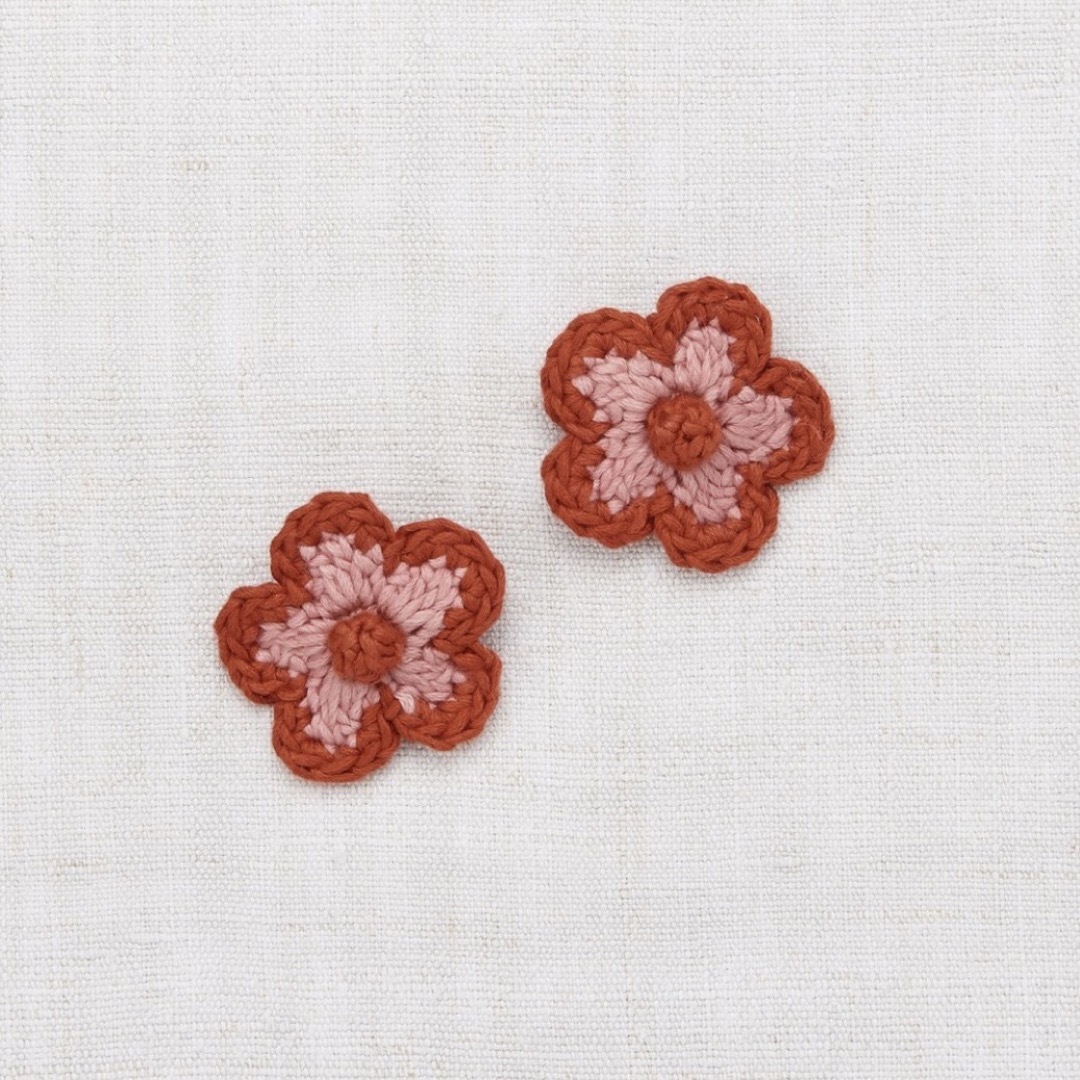 Misha & Puff(ミーシャアンドパフ)のmisha and puff Medium Flower Clip  set キッズ/ベビー/マタニティのこども用ファッション小物(その他)の商品写真