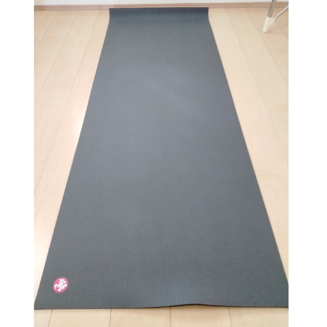 manduka(マンドゥカ)のManduka ヨガマット ブラックマット 6mm スポーツ/アウトドアのトレーニング/エクササイズ(ヨガ)の商品写真