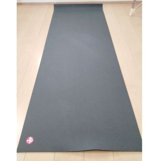 マンドゥカ(manduka)のManduka ヨガマット ブラックマット 6mm(ヨガ)