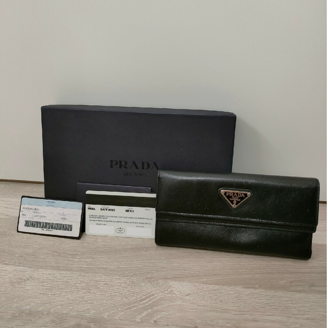 PRADA - 【美品】プラダ PRADA 長財布 サフィアーノ レザー ブラックの