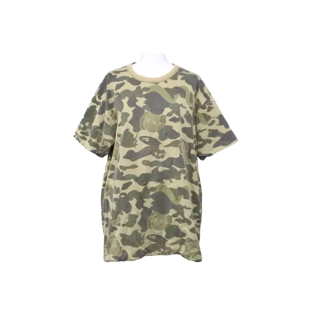 A BATHING APE X KAWS bendy 1st CAMO Tシャツ Mサイズ アベイシングエイプ カウズ リバーシブル カモ柄 美品  52595