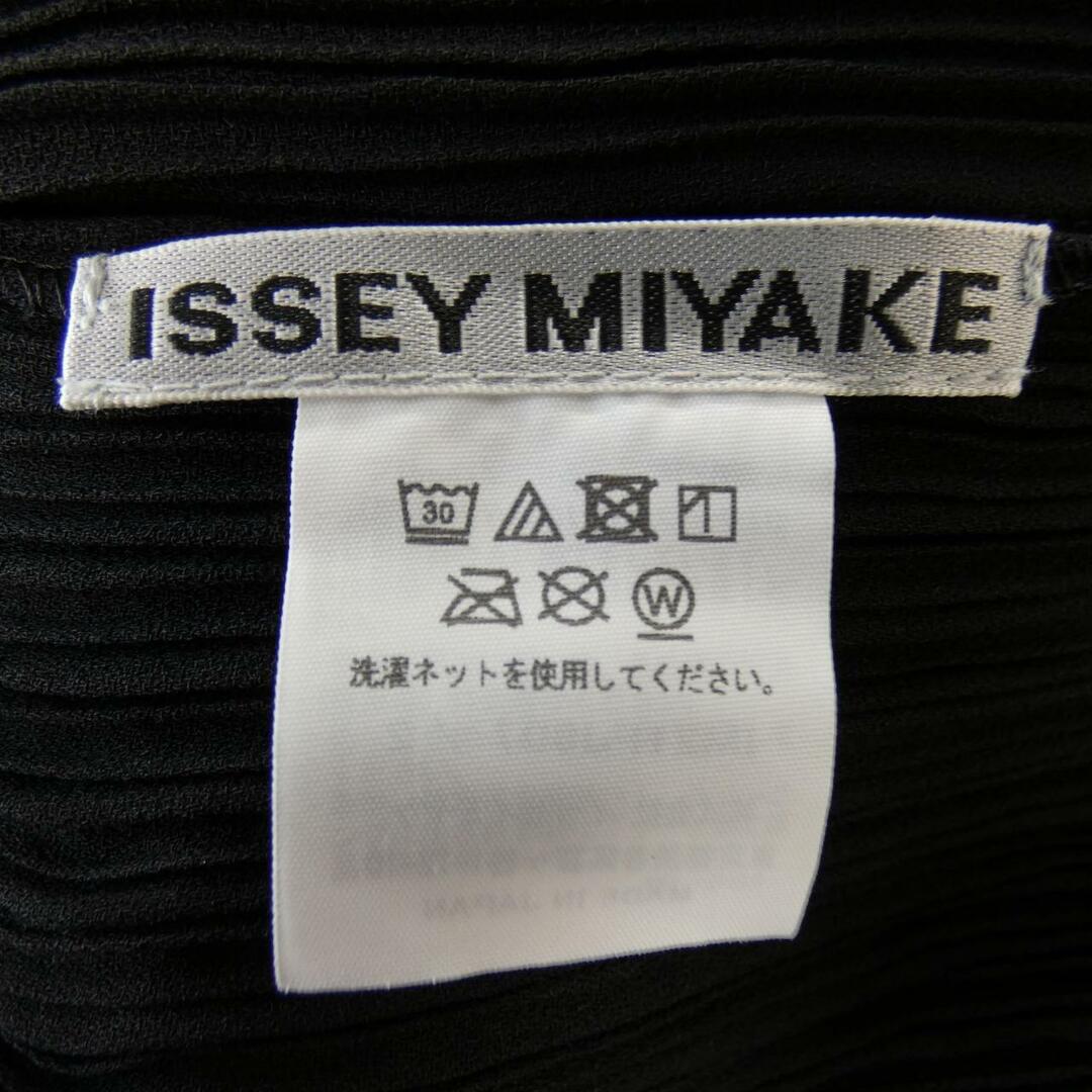 ISSEY MIYAKE(イッセイミヤケ)のイッセイミヤケ ISSEY MIYAKE トップス レディースのトップス(その他)の商品写真