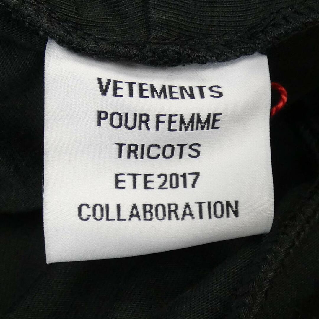 ヴェトモン VETEMENTS パーカー