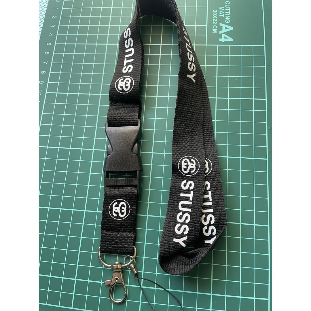 STUSSY(ステューシー)のSTUSSYネックストラップ　キーリング　セール中 メンズのファッション小物(キーホルダー)の商品写真