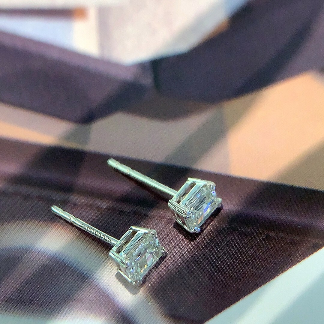 天然ダイヤモンドピアス0.76ct　k18