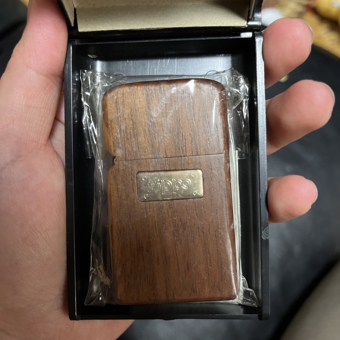 ZIPPO(ジッポー)のZIPPO／ウォールナット☆新品未使用未開封 メンズのファッション小物(タバコグッズ)の商品写真