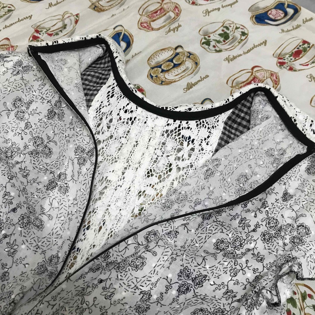 JaneMarple(ジェーンマープル)のJMレース襟のモノトーン切替えワンピース✨ レディースのワンピース(ひざ丈ワンピース)の商品写真