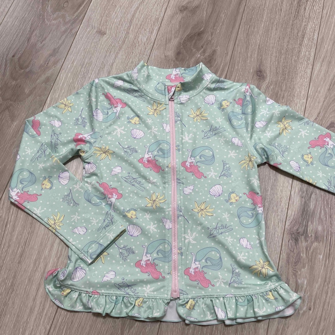 Disney(ディズニー)のディズニー　プリンセス　　ラッシュガード　新品 キッズ/ベビー/マタニティのキッズ服女の子用(90cm~)(水着)の商品写真