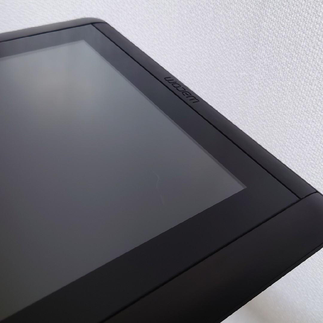 Wacom(ワコム)のワコム wacom DTK-1300/K0 Cintiq 13HD スマホ/家電/カメラのPC/タブレット(PC周辺機器)の商品写真