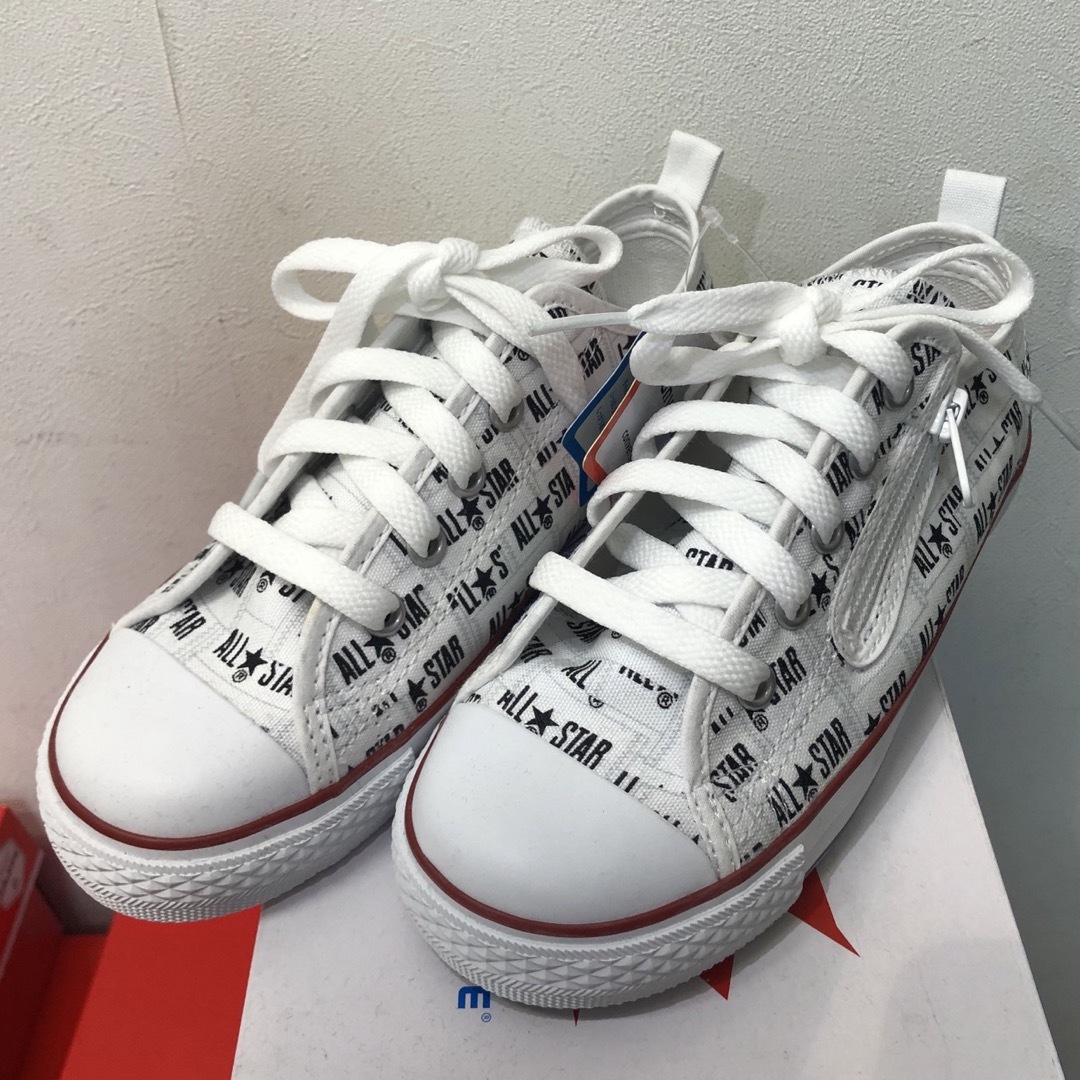 CONVERSE(コンバース)の値下げ新品コンバース／チャイルドオールスター／メニーネーム19,0 キッズ/ベビー/マタニティのキッズ靴/シューズ(15cm~)(スニーカー)の商品写真