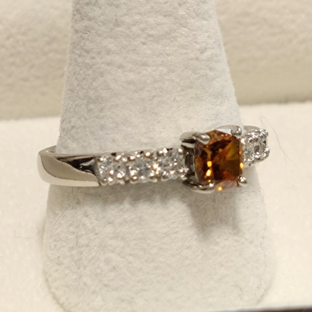ファンシーディープイエローオレンジダイヤ 0.523ct メレ0.3ct リング レディースのアクセサリー(リング(指輪))の商品写真