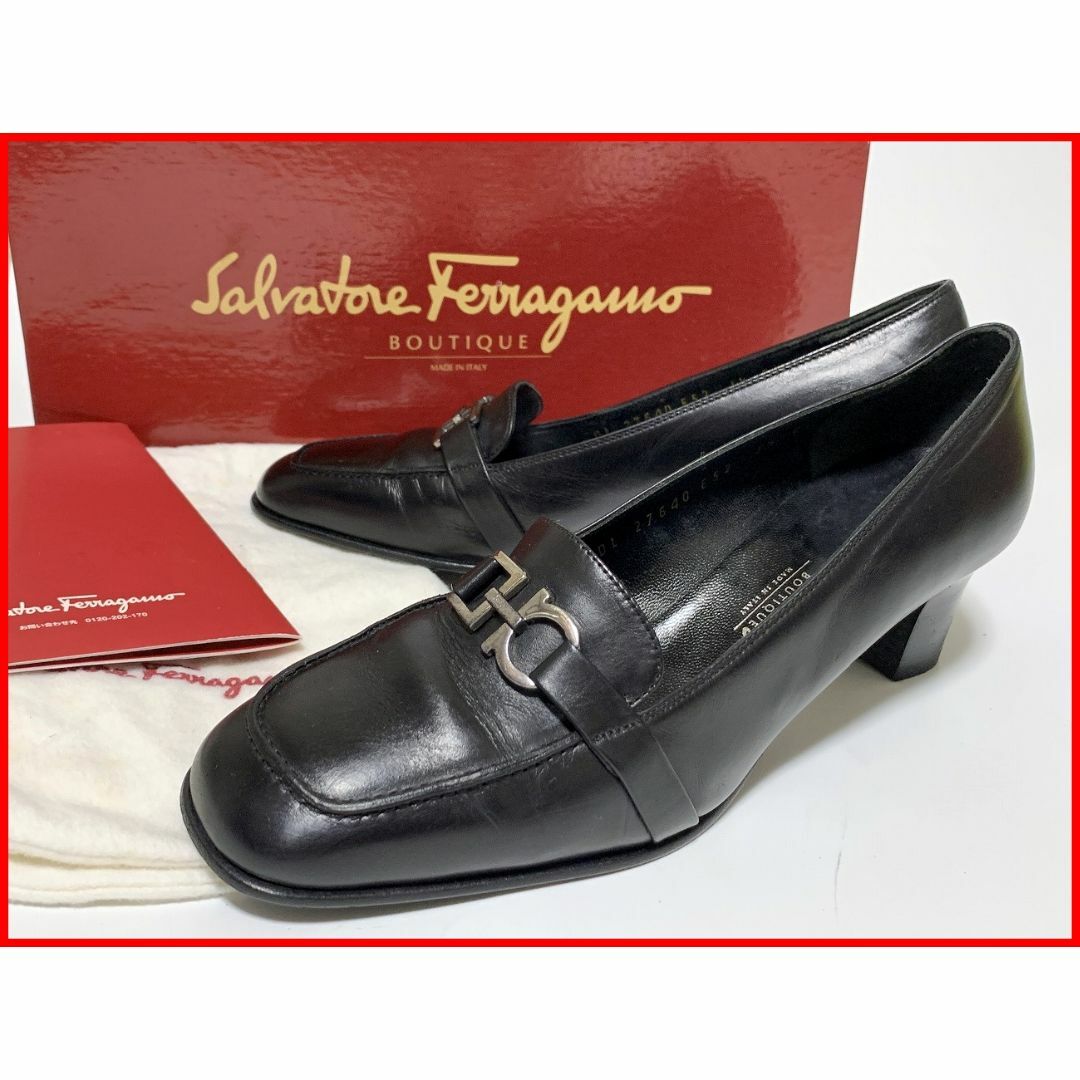 SALVATORE FERRAGAMO フェラガモ　黒　パンプス