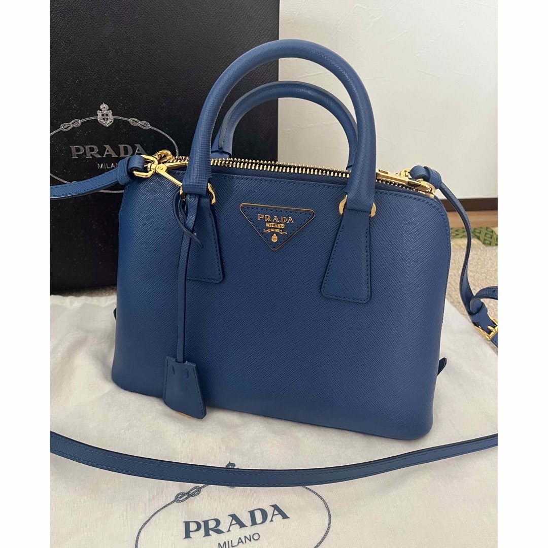 PRADA サフィアーノ　ラウンドバッグ