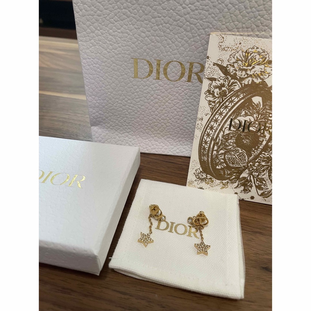 Christian Dior - 値下げ中!【新品未使用】Dior ディオール ピアス 星