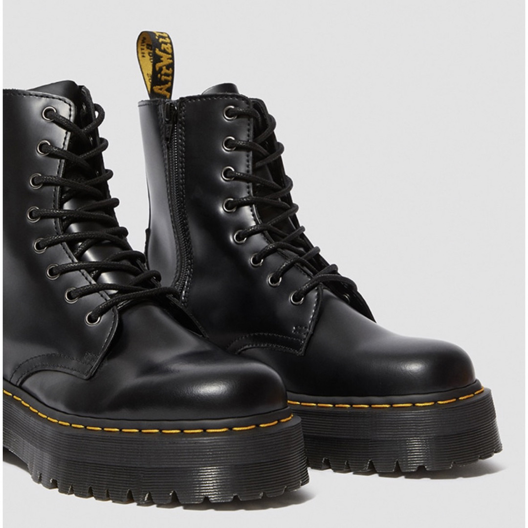 Dr.Martens(ドクターマーチン)のよっし様　ドクターマーチン　JADON 8ホールブーツ レディースの靴/シューズ(ブーツ)の商品写真