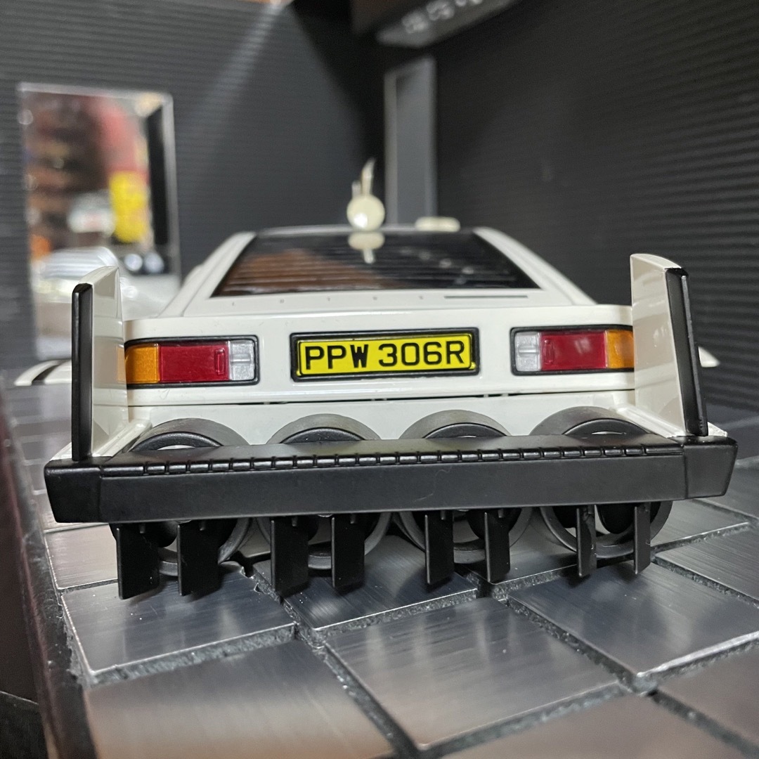 AUTOart - 絶版激レア未展示品オートアート1/18 ロータスエスプリ 007