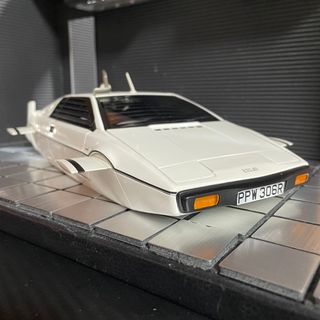 オートアート(AUTOart)の絶版激レア未展示品オートアート1/18 ロータスエスプリ 007私を愛したスパイ(ミニカー)