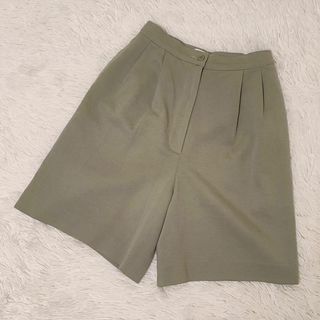 フォクシー(FOXEY)の【美品】FOXEY　フォクシー　ハーフパンツ　ショートパンツ　サイズ38(ショートパンツ)